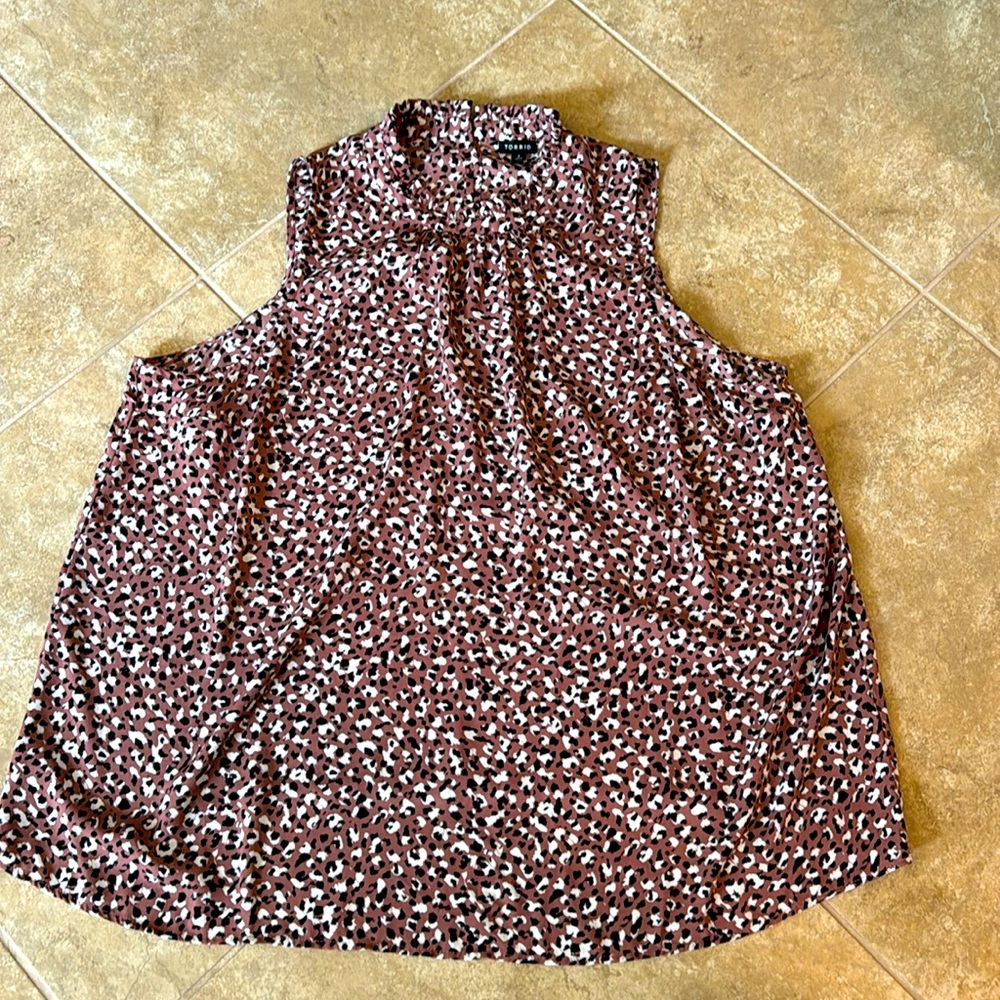 Women’s Torrid Size 3 Sleeveless Top